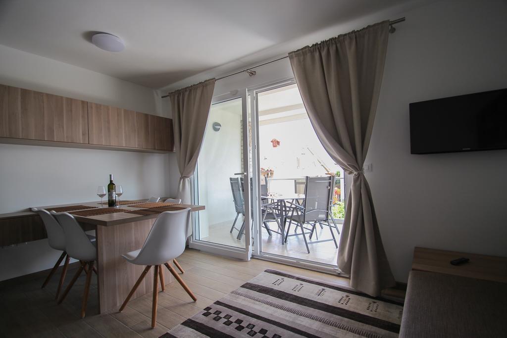 Apartments Villa Rivarella Novigrad  Room photo