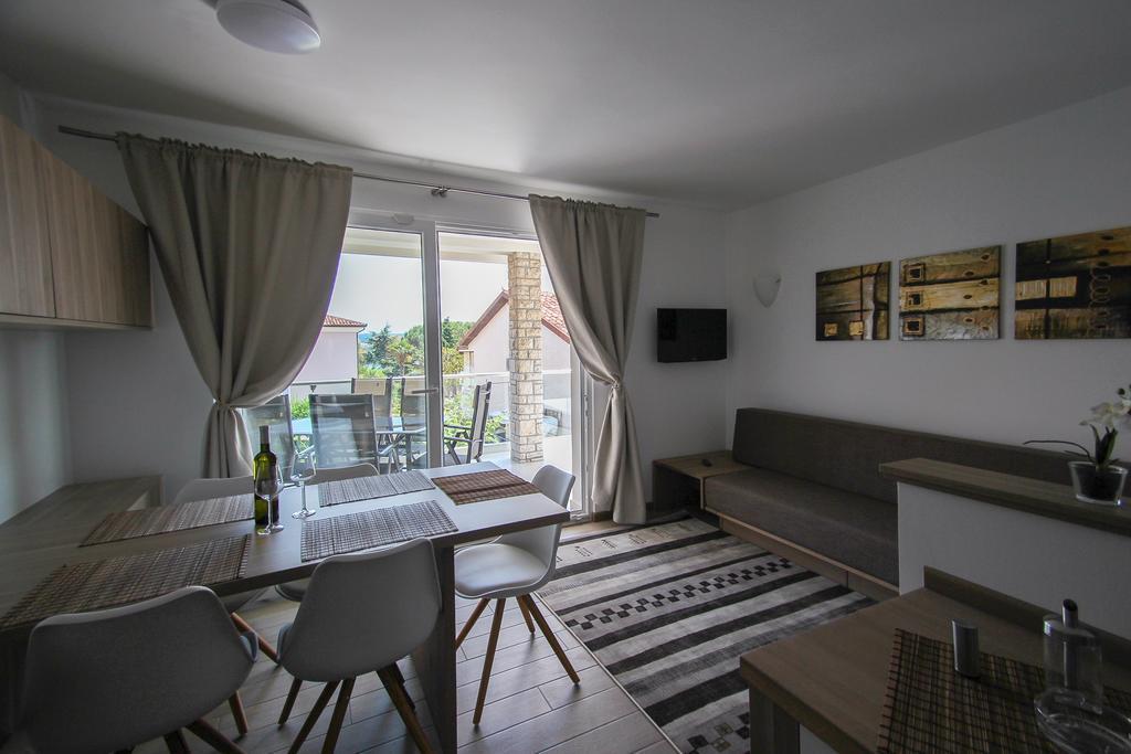 Apartments Villa Rivarella Novigrad  Room photo