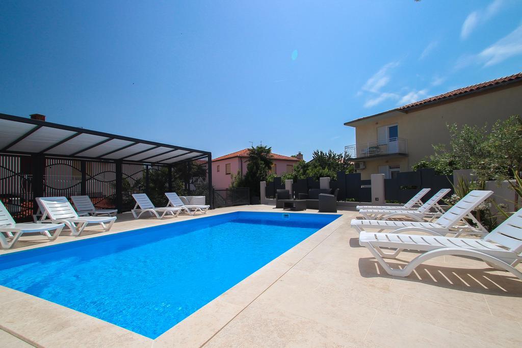 Apartments Villa Rivarella Novigrad  Room photo